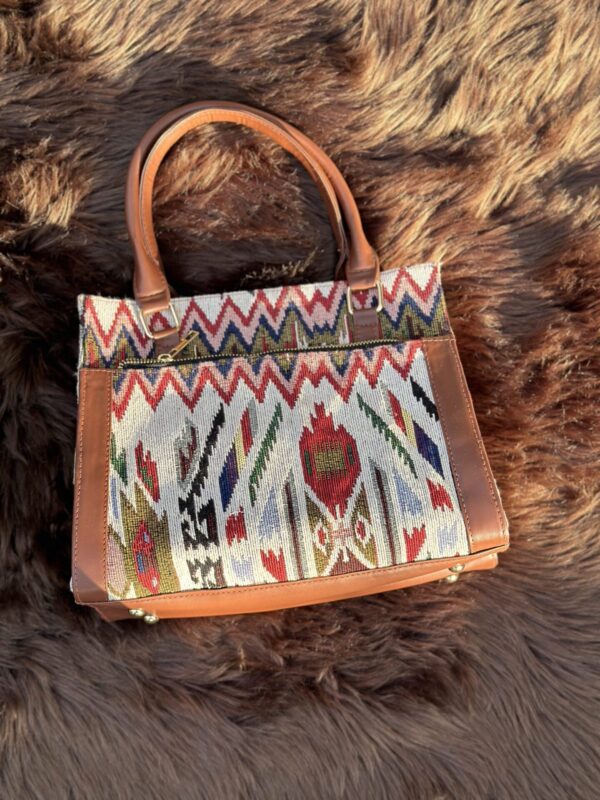 ON THE GO BAG - Image 4