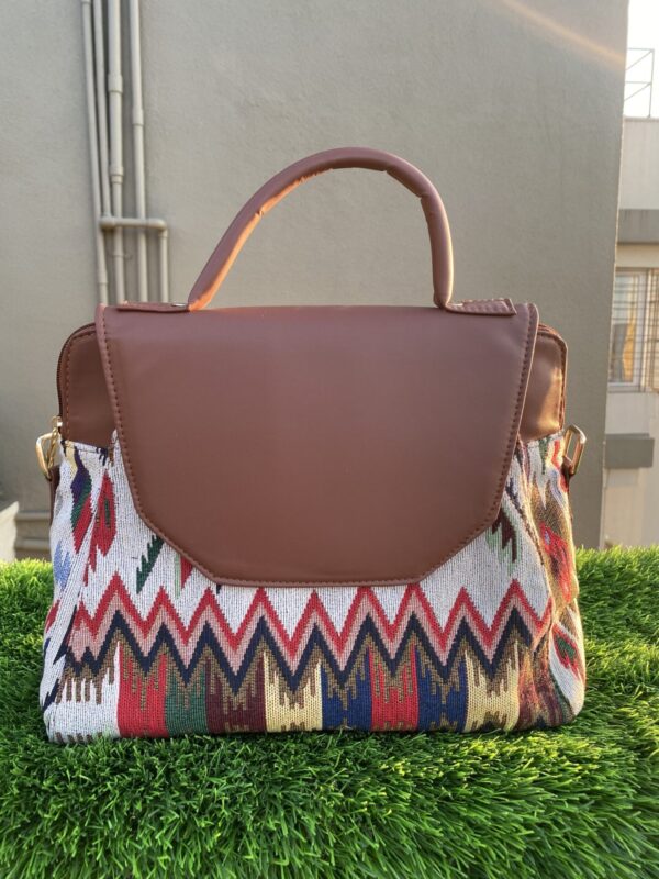 9 TO 5 SLING BAG - Image 4