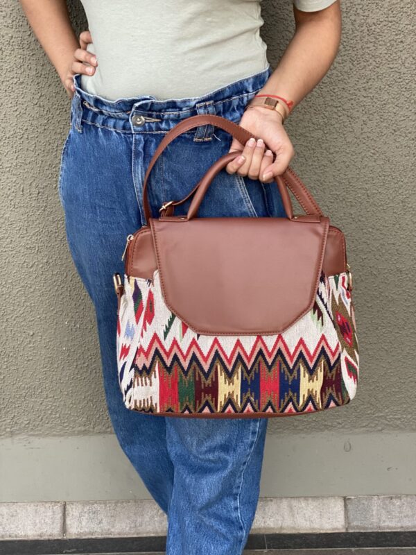 9 TO 5 SLING BAG