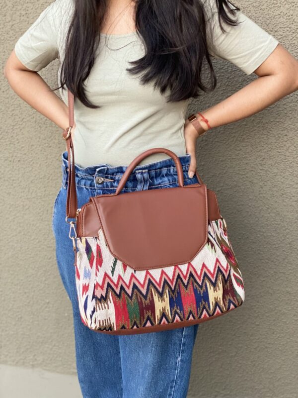 9 TO 5 SLING BAG - Image 2