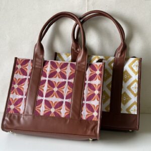 SQUARE TOTE