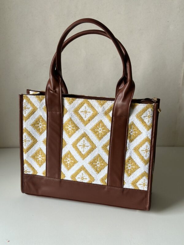 SQUARE TOTE - Image 6