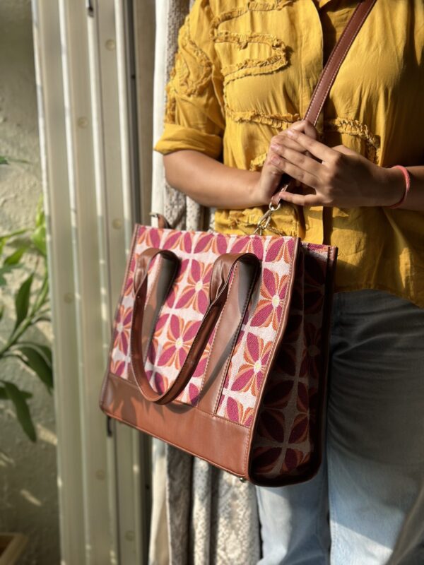 SQUARE TOTE - Image 2
