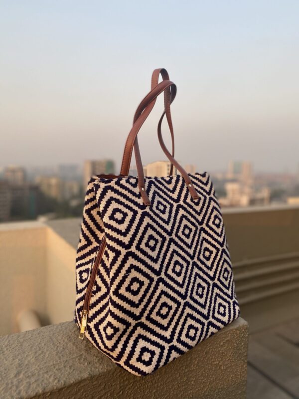 THREE PARTITON TOTE